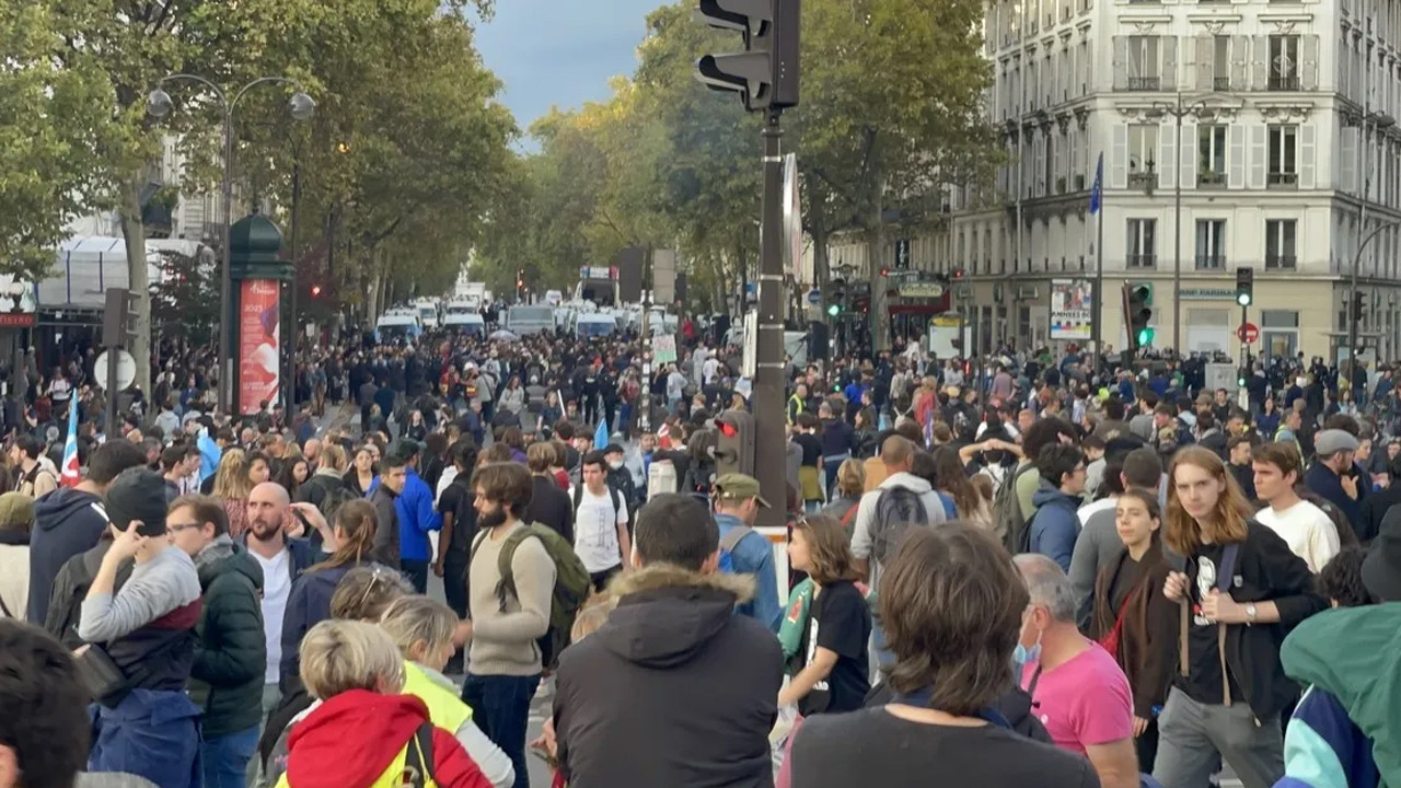 Fransa'dan çok konuşulacak adım: 29 yaşındaki herkese bu mektup gönderilecek