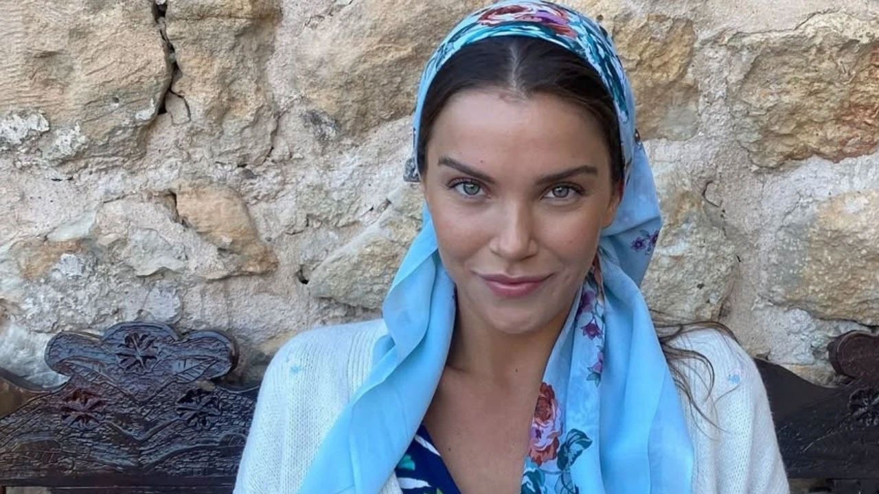 Uzak Şehir’in Pakize’si Yaren Güldiken’den iddialı pozlar