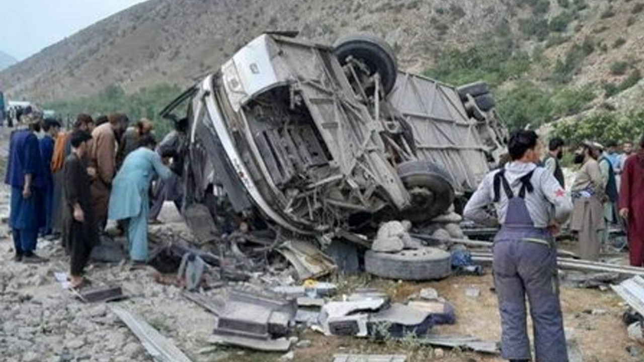 Afganistan’da trafik kazası: 15 ölü 3 yaralı