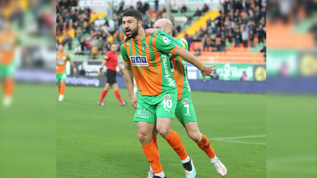 Güven Yalçın'dan eski takımına karşı şov: Beşiktaş'ı afallattı