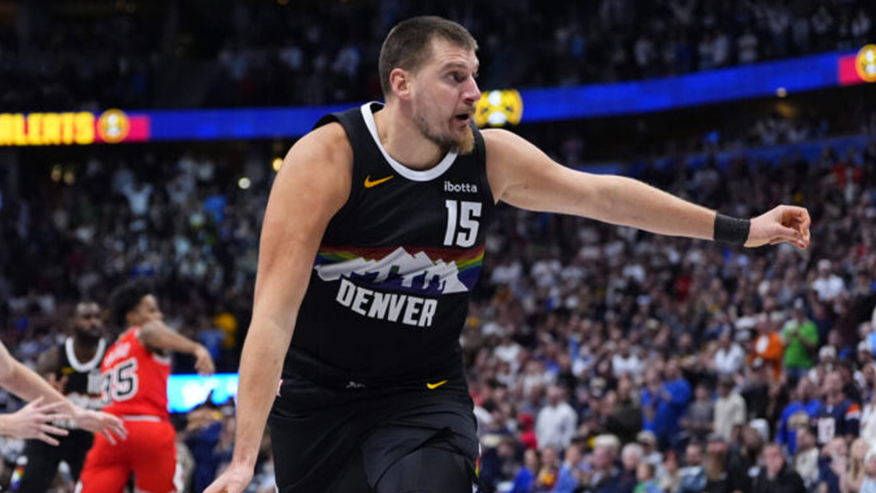 Nikola Jokic tarihe geçti: Nuggets, Bulls'u 136-120 devirdi