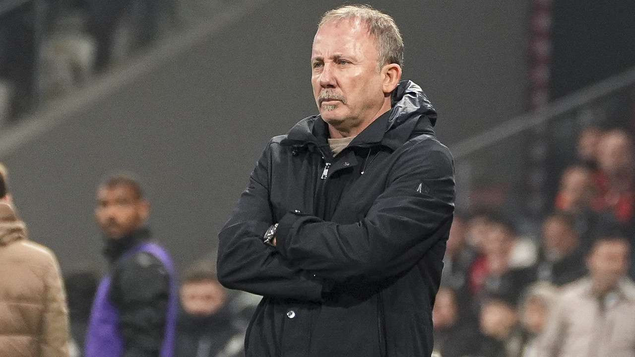 Sergen Yalçın'dan maç sonu Paulo Victor'a tepki: 'Yerden kalkmadı'