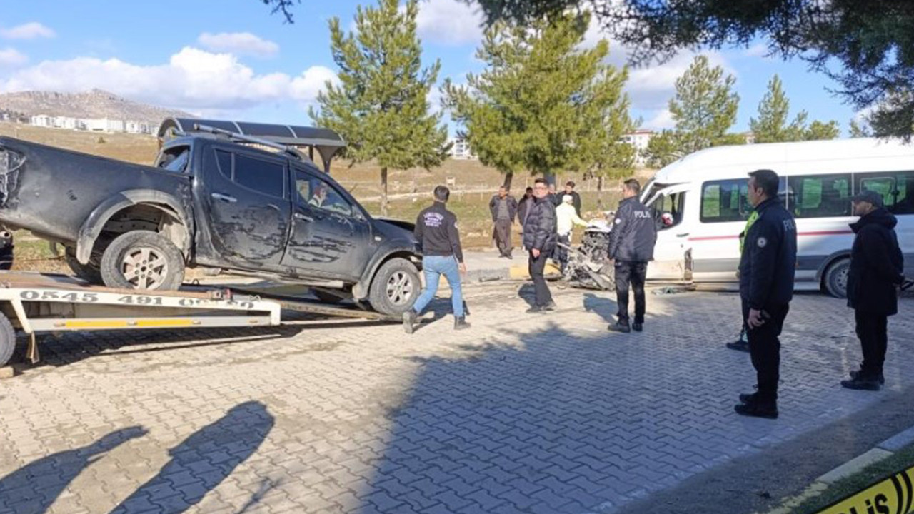 Diyarbakır’da 5 araç birbirine girdi