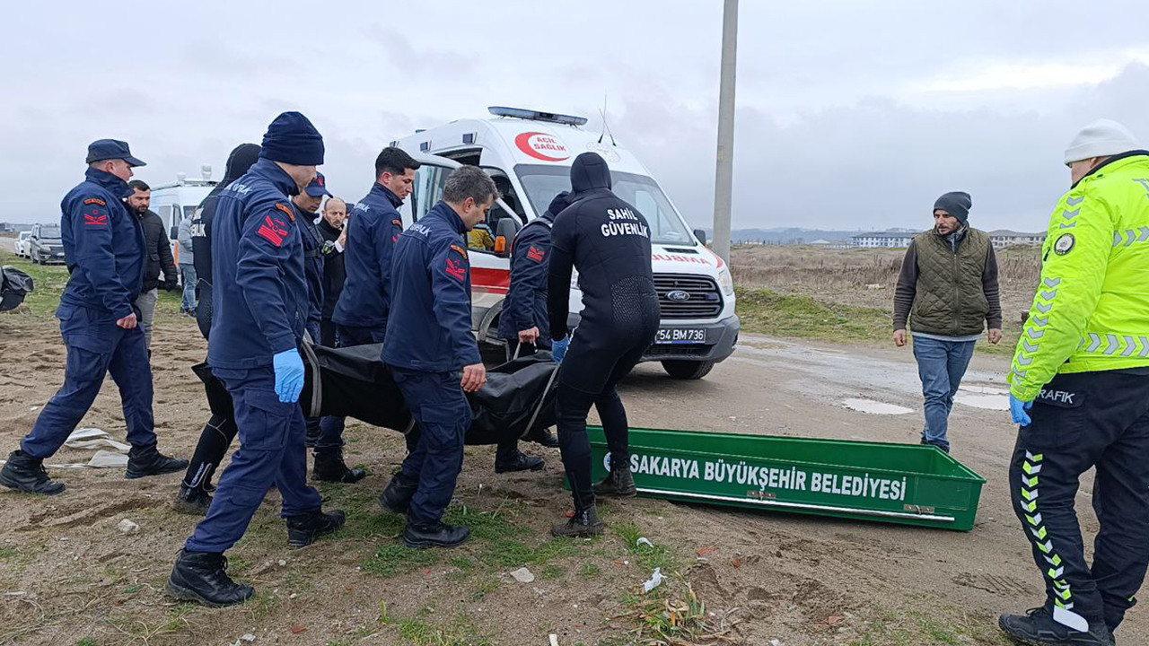 Karasu sahilinde cansız beden: Üzerinden kimlik çıkmadı