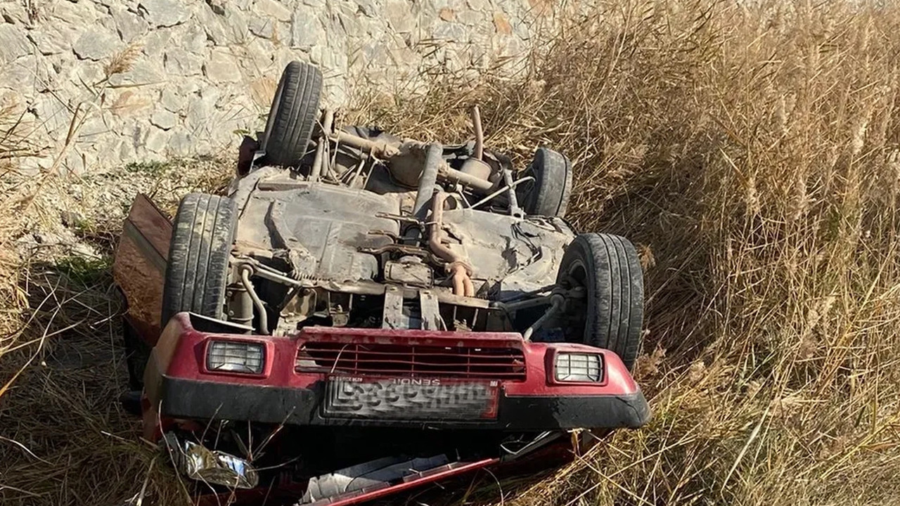 Manisa’da otomobil tarlaya uçtu... Yaralılar var