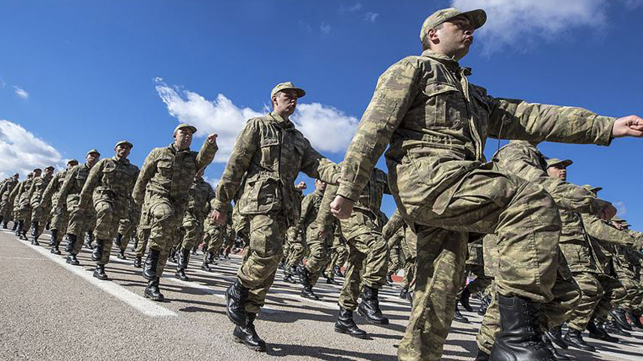 Askerlik sistemi değişiyor mu? AKP'li vekil açıkladı