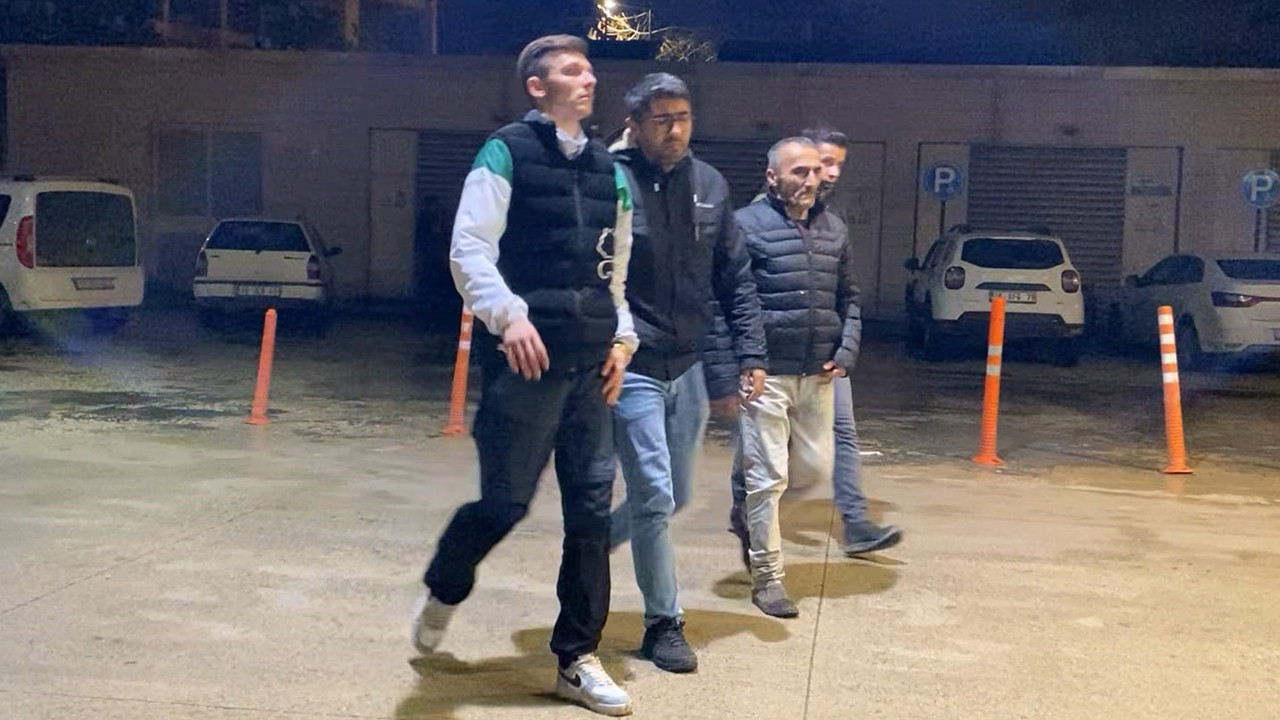 Fırça sapıyla cinayete teşebbüs... Arkadaşının kafasını kırdı, ağır şekilde yaraladı