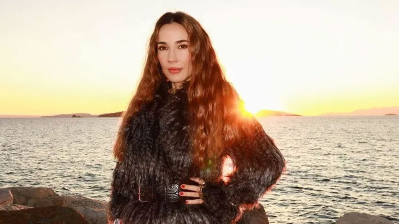 İpek Açar dört yıllık sessizliğini bozdu: Doğum gününde yeni şarkı çıkardı