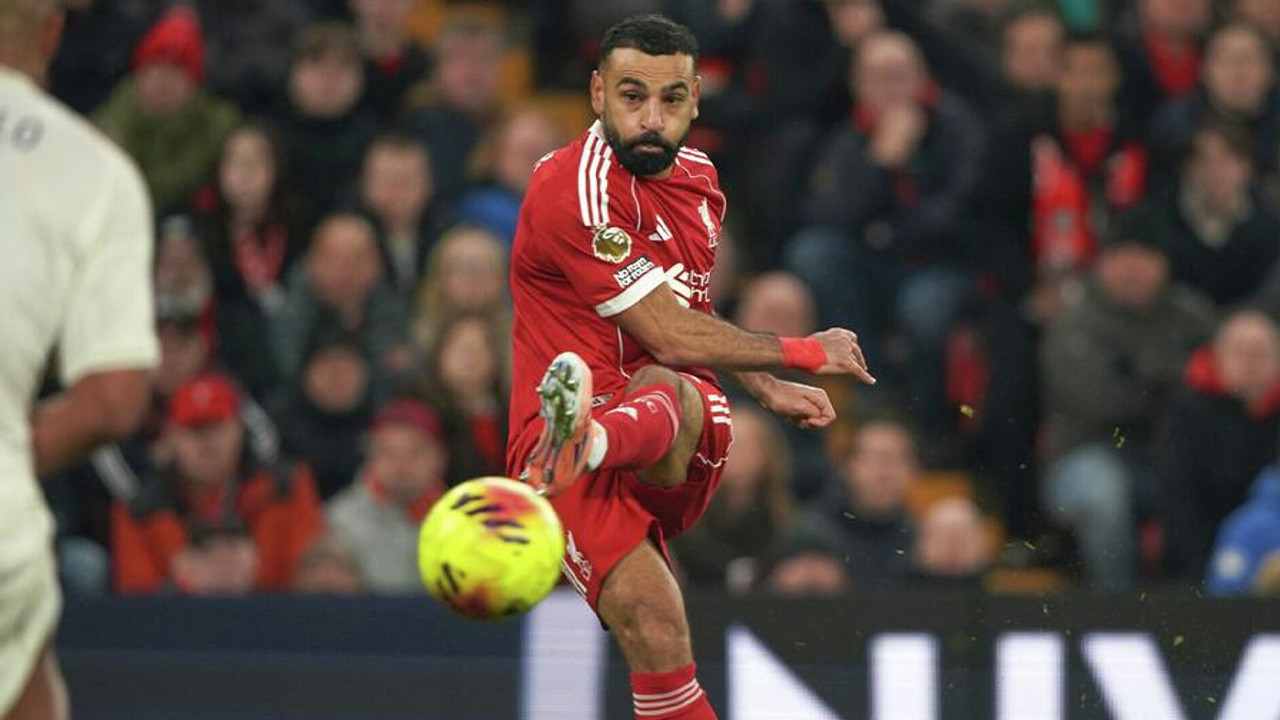 Kante ve Benzema'yı kaybeden Al-Ittihad Salah ile görüşmelere başladı