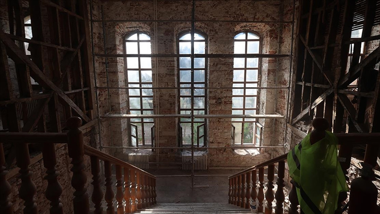 Redif Kışlası yeniden doğuyor: 120 yıllık tarihi bina restorasyonda