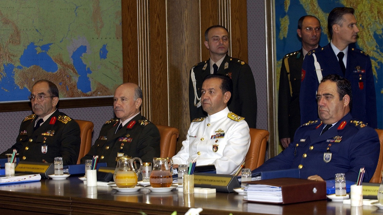 Cem Gürdeniz "Balyoz kumpasları"nın anotomisini çıkardı