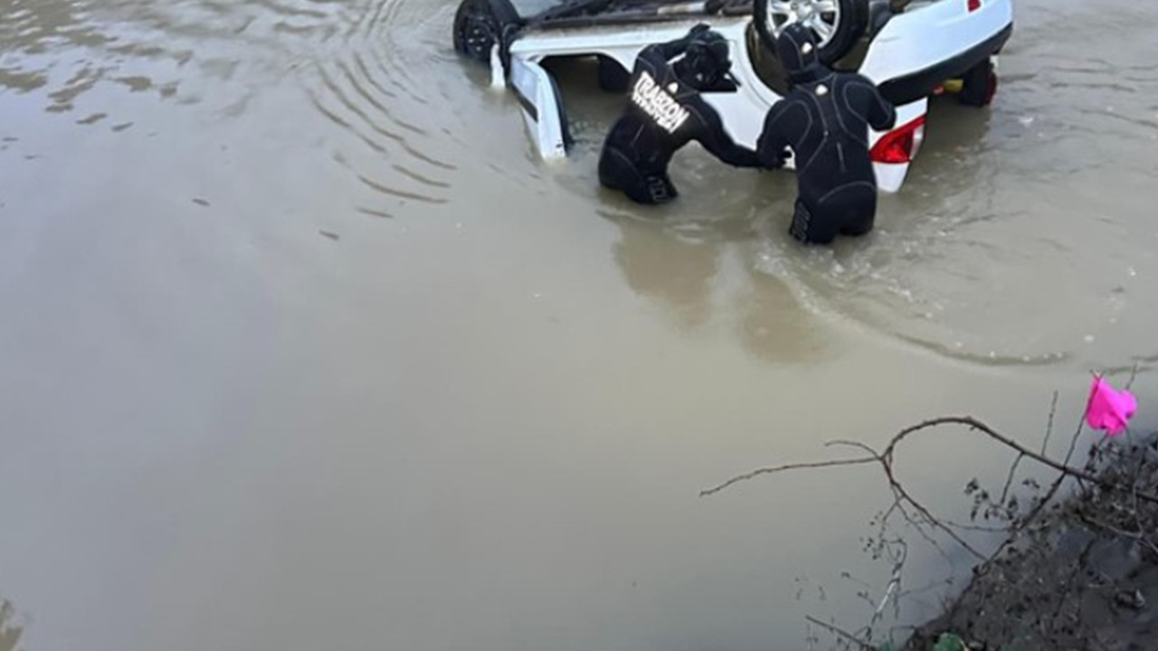 Otomobil göle devrildi