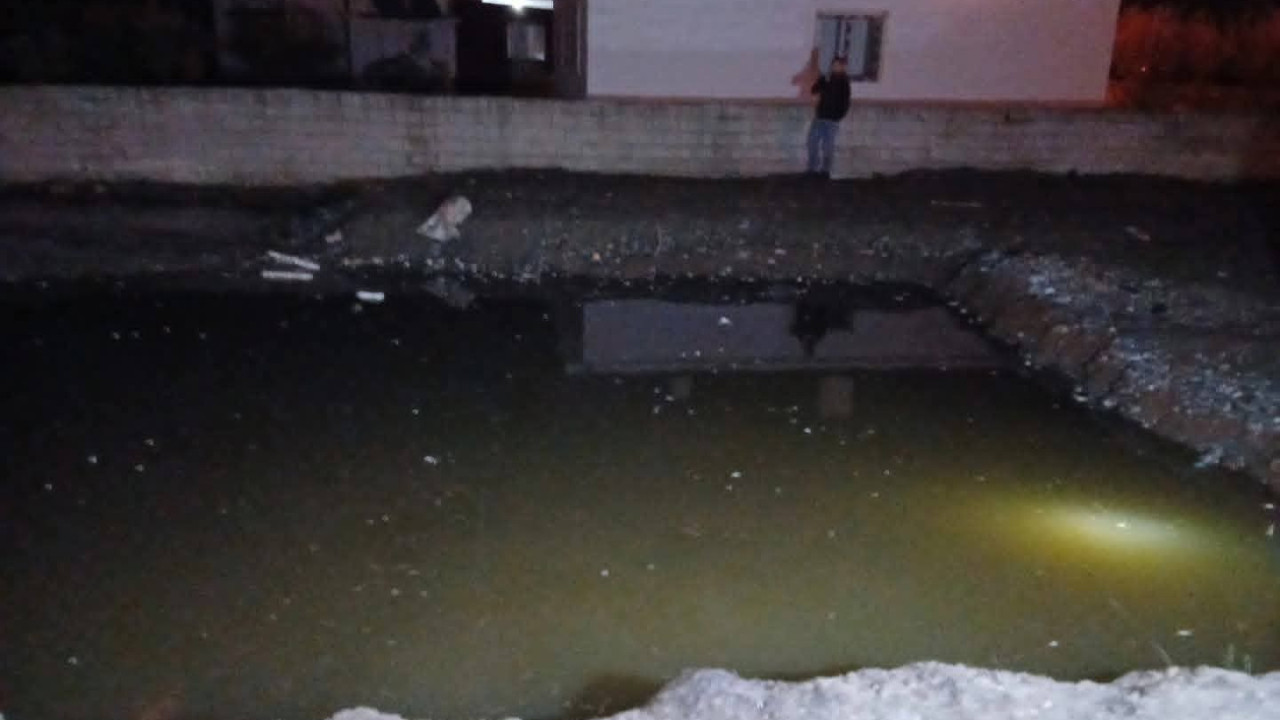 Su dolu inşaata düşen iki çocuktan kahreden haber