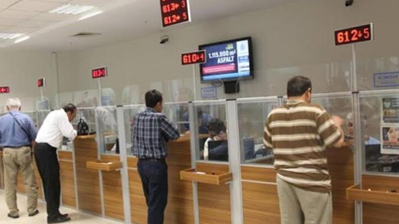 3 dev banka 95 şubesini kapatıyor