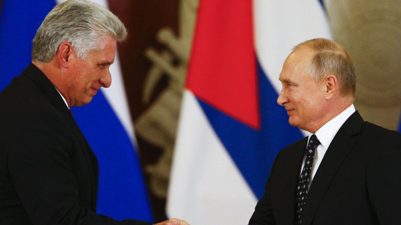 ABD'nin tehdit ettiği Küba'ya Rusya'dan petrol yardımı