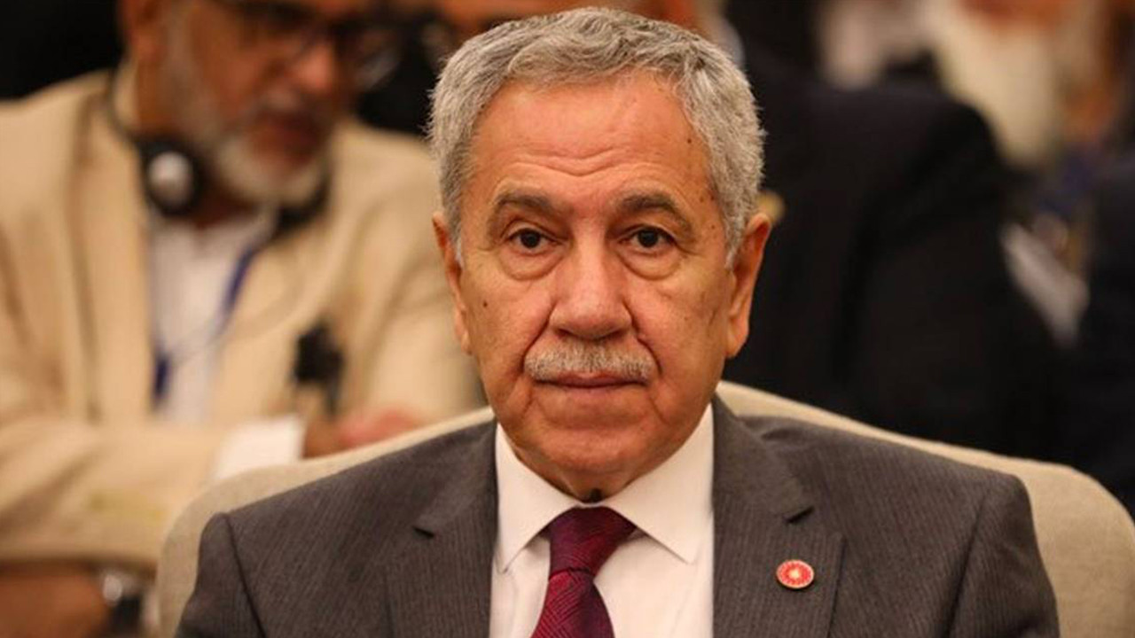 Bülent Arınç sert çıktı: Bu toplumun seçtiği adam çıkarcığın baş tacı