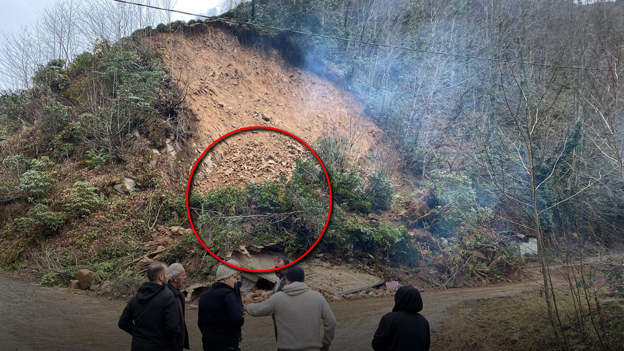 Kopan toprak kütlesi büyük bir gürültü ile yuvarlandı: Rize’de heyelan evi yuttu