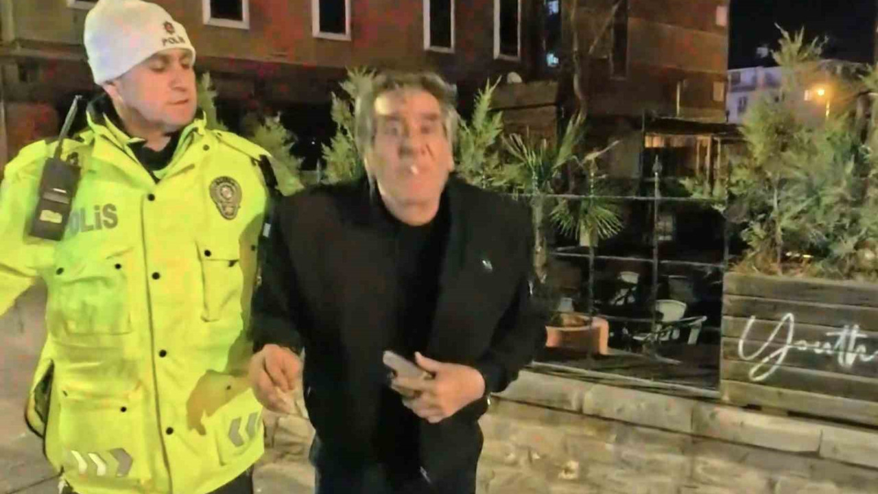 2.14 promil alkolle yakalandı: Gazeteciye el sallayıp yüzüne tükürdü