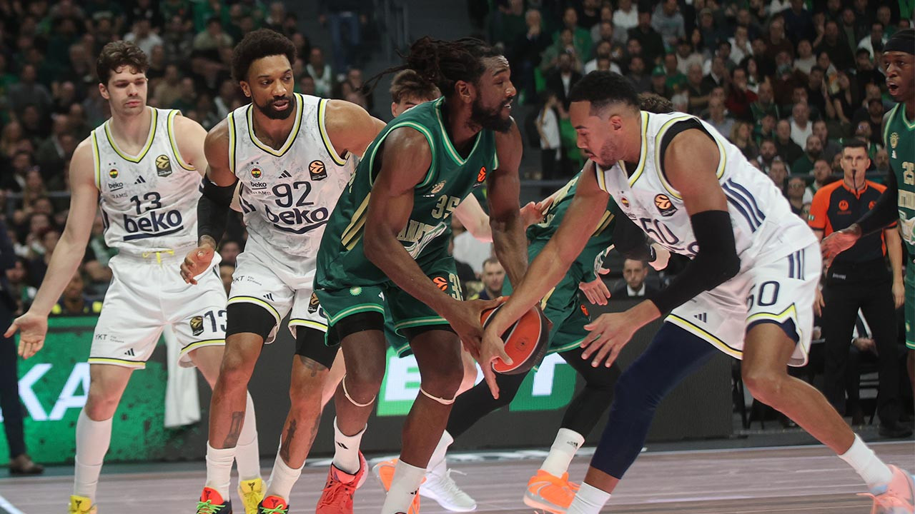 Fenerbahçe son saniye basketiyle Atina'da Panathinaikos'u yıktı