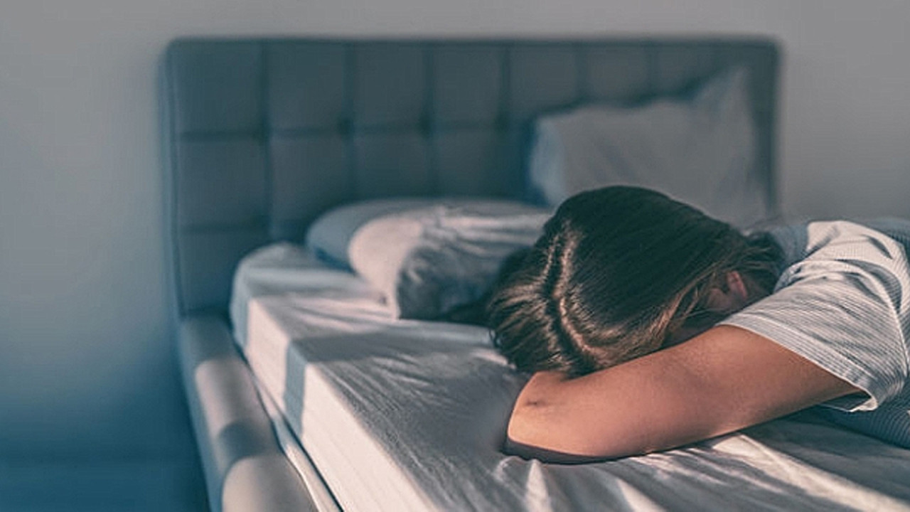Yüksek oda sıcaklığı uykuyu zehir ediyor... Uzmanlardan kritik öneriler