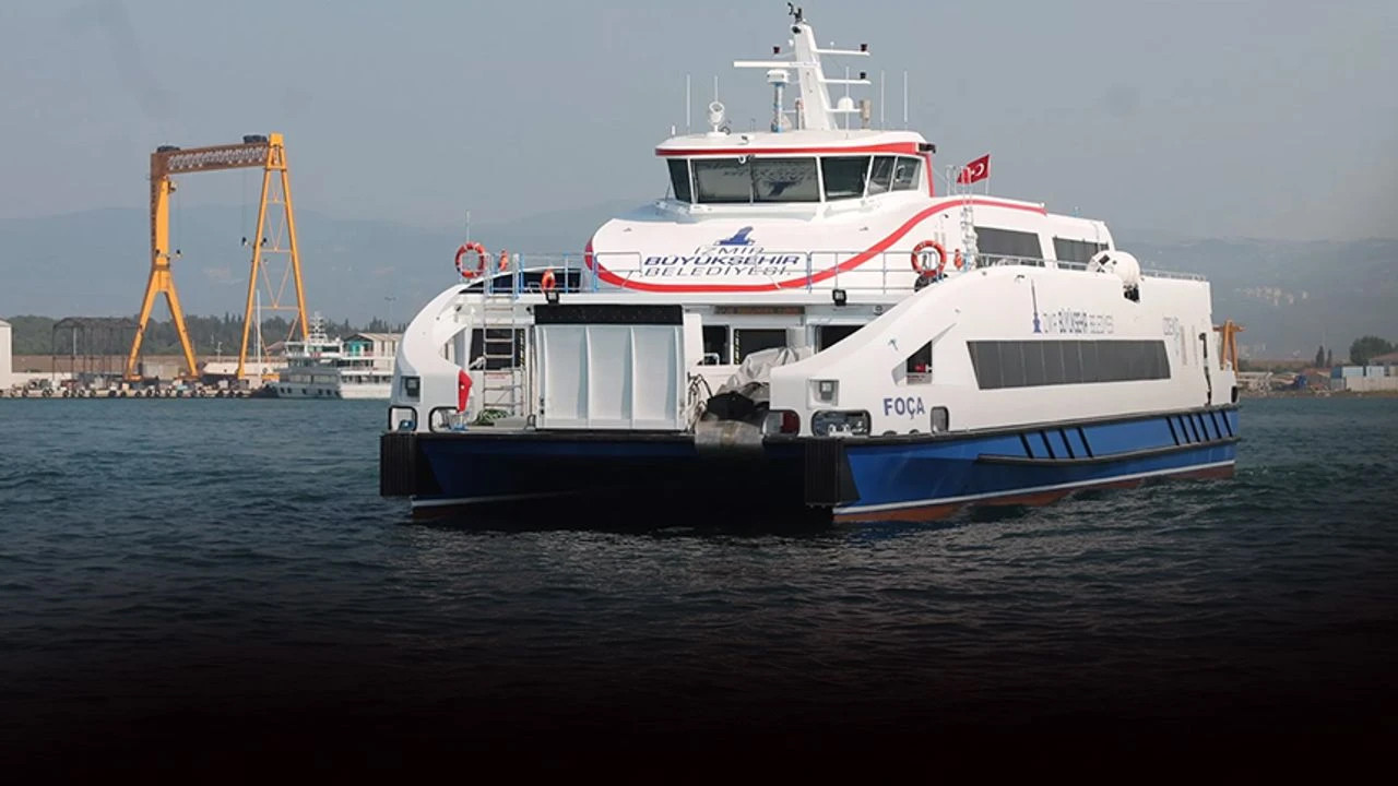 İzmir’de deniz ulaşımına hava engeli