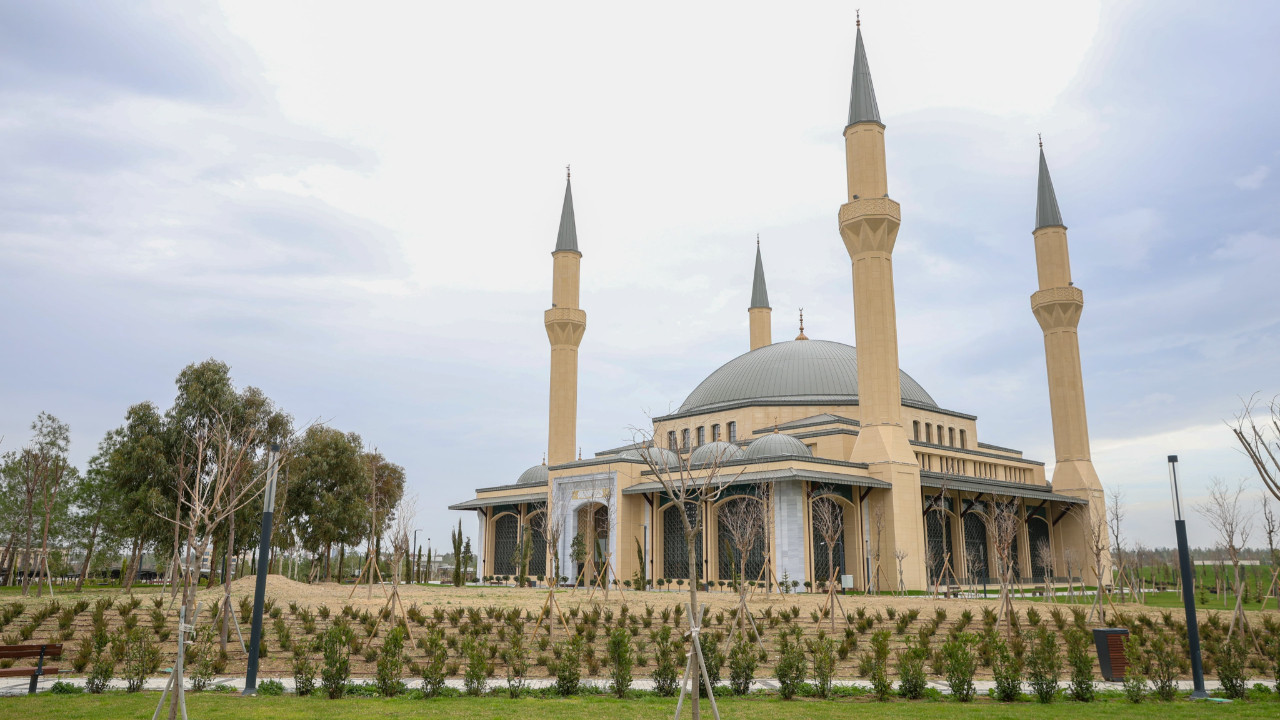 KKTC'nin yeni sembolü Millet Camisi'nde Ramazan coşkusu başlıyor