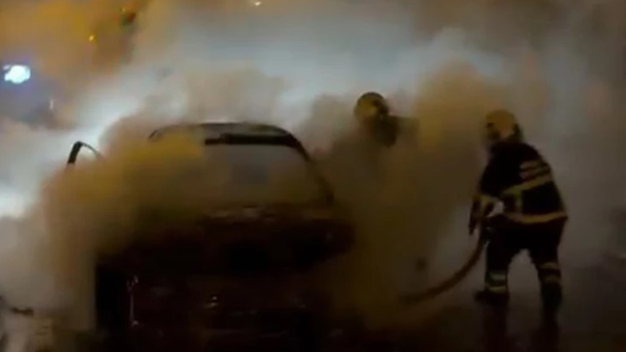 Seyir halindeki otomobil yandı