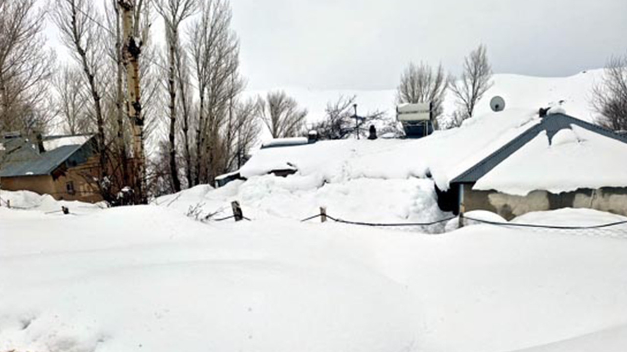 Van kara gömüldü: 76 yerleşim yolu kapandı