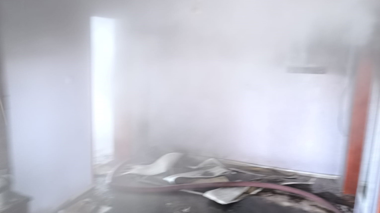 Çaldıran’da ev yangını