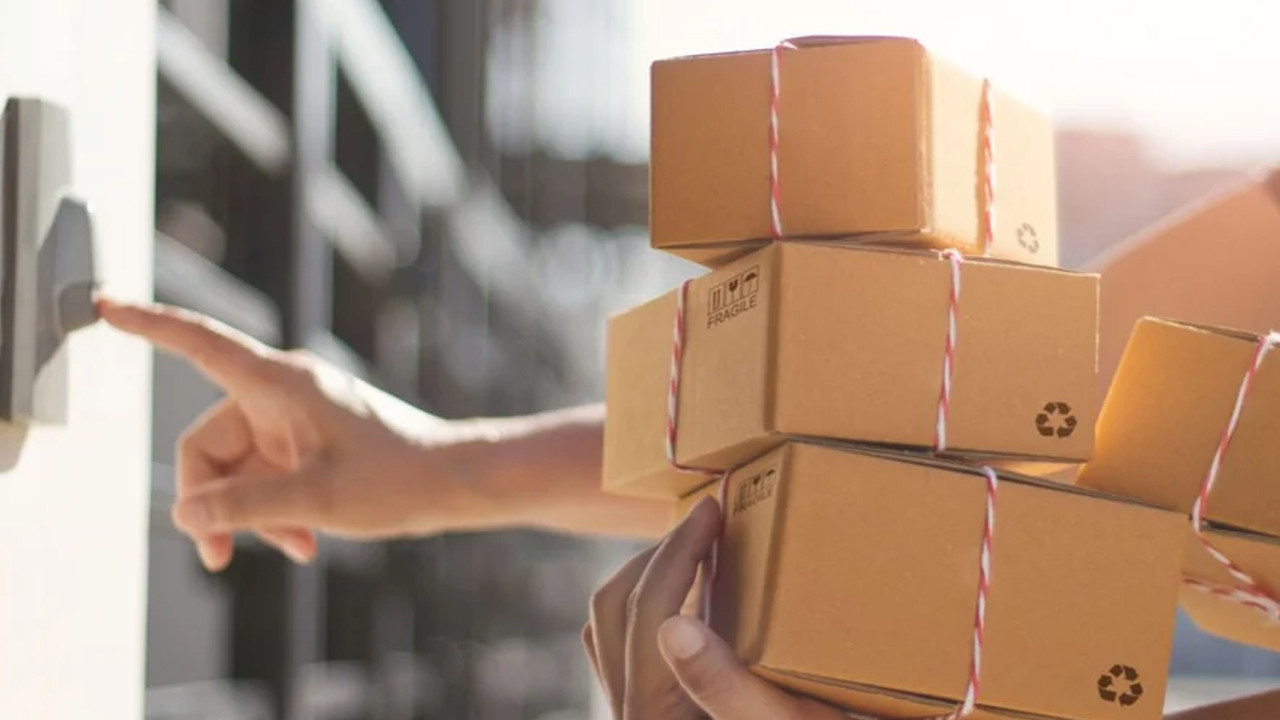 İki tanınan kargo şirketi şubelerini kapatıyor: On binlerce çalışan işten çıkarılıyor