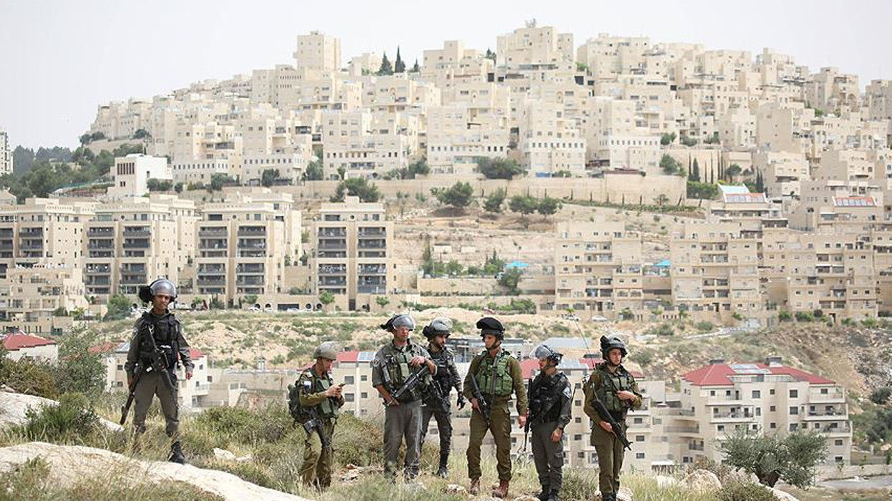 İsrail Batı Şeria’daki ev inşaatlarını durdurdu