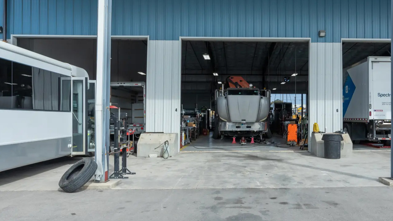 Milyonlarca borca dayanamayan kamyon şirketi iflasa sürüklendi