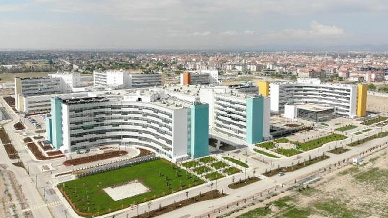 Şehir hastaneleri bütçeyi yuttu: Para sağlıktan önce müteahhitte