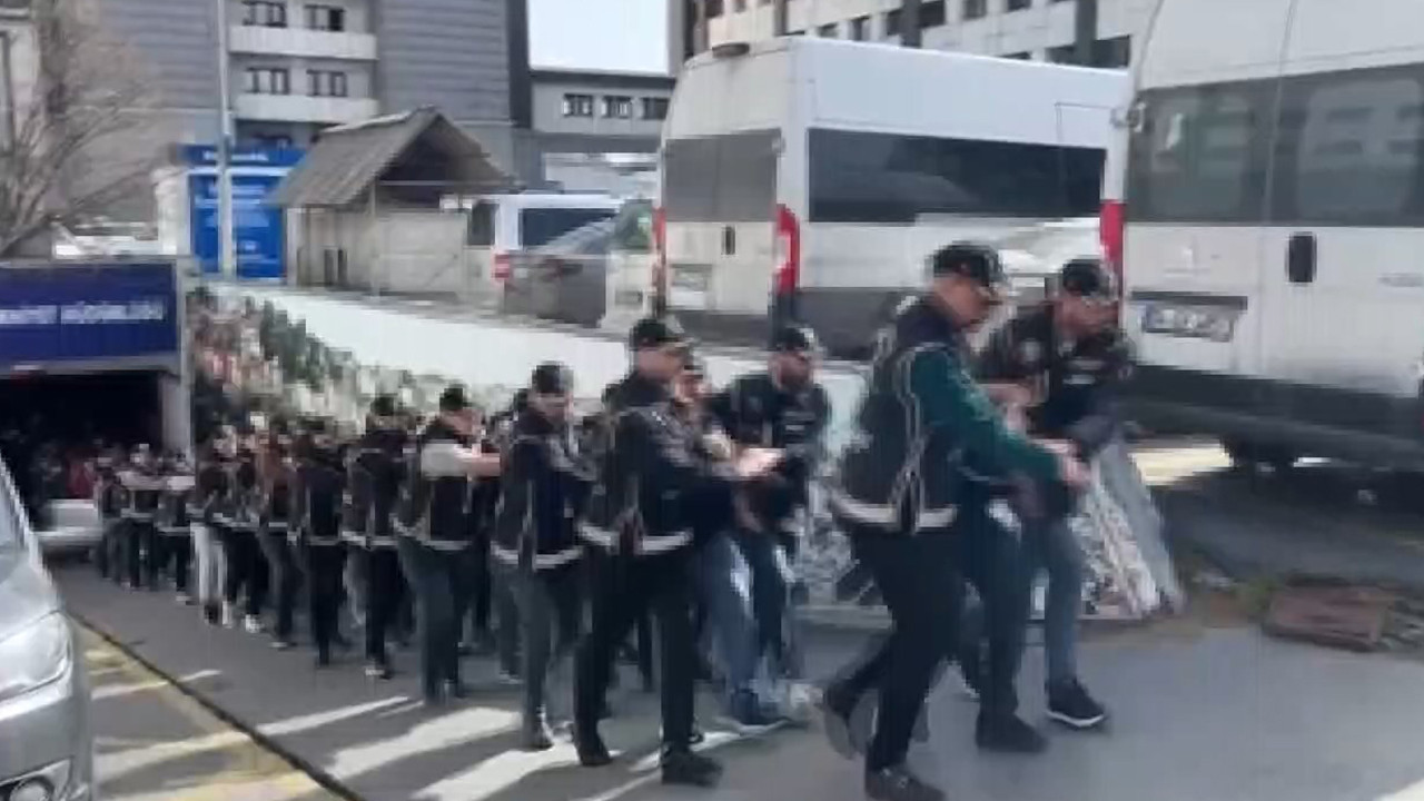 Suç örgütü operasyonunda gözaltına alınan zanlılar adliyeye sevk edildi