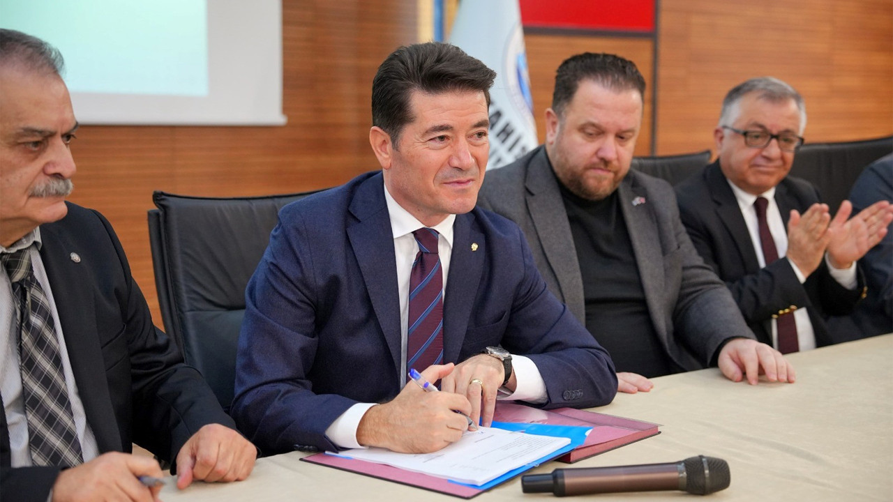 Başkan Kaya, çalışanların yüzünü güldürdü