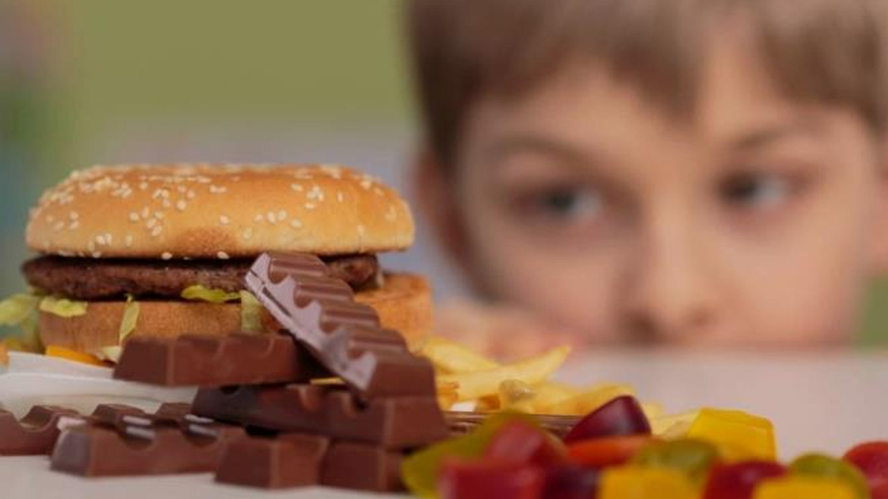 Çocukları abur cuburdan uzak tutmanın 4 kritik yolu