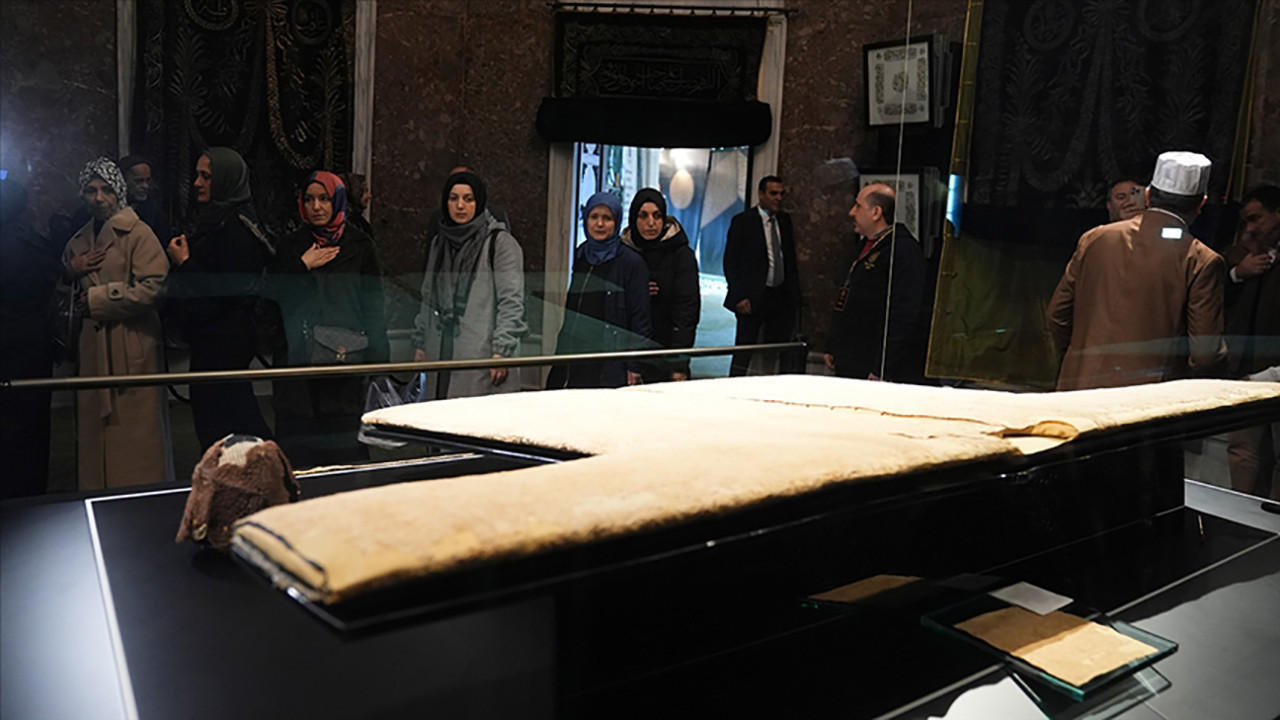 Hırka-i Şerif 20 Şubat'ta ziyarete açılıyor: Kadir Gecesi sabah 3'e kadar açık
