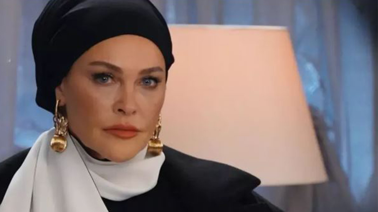 Hülya Avşar’ın yeni dizisi çok konuşuluyor: İlk kez tesettüre girdi