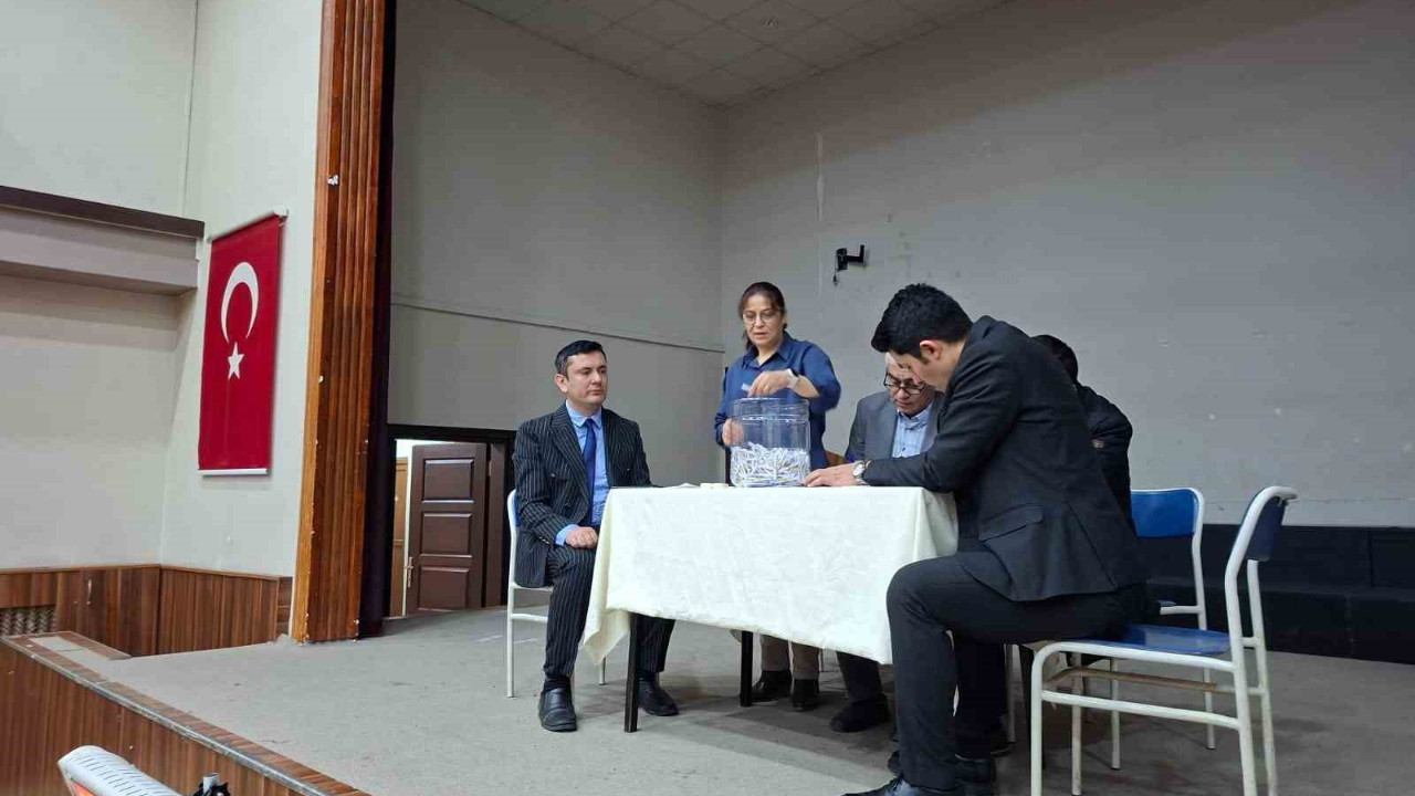 Kurumlarda çalışacak 150 kişi çekilen kurayla belirlendi