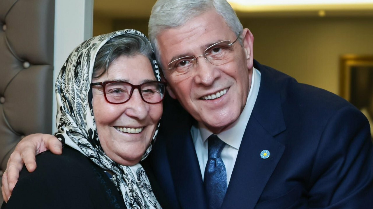 Müsavat Dervişoğlu Pakize anneyi ağırladı