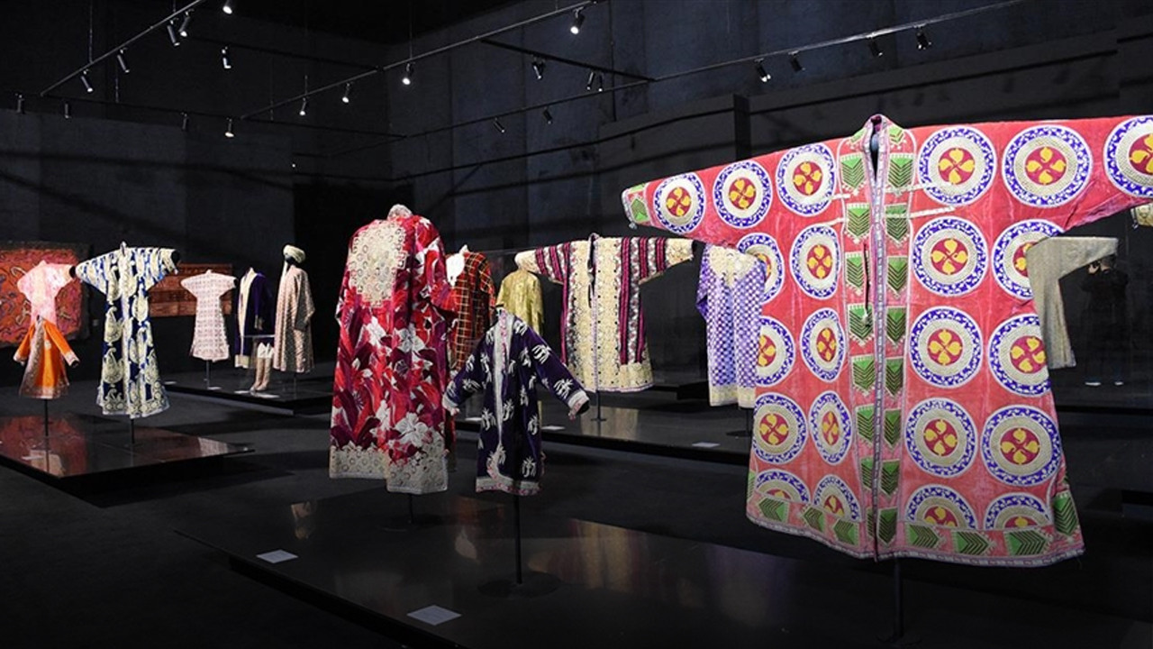 Özbekistan’ın renkli mirası: Geleneksel kıyafetler