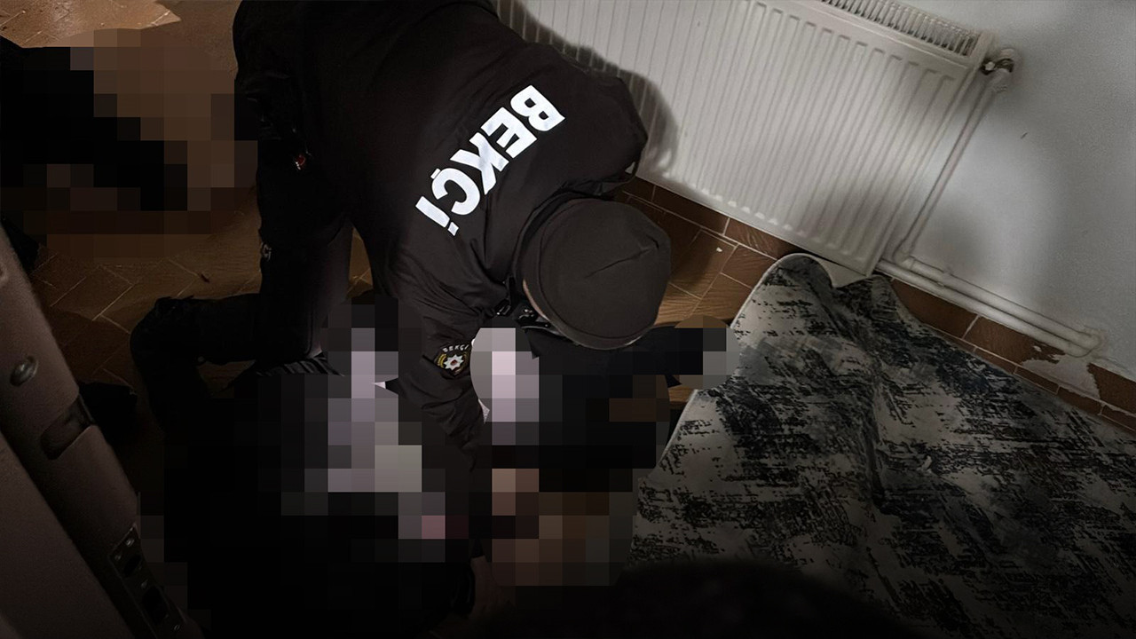 Aksaray'da kanlı gece: Bir evde 3 kişi silahla vurulmuş halde bulundu