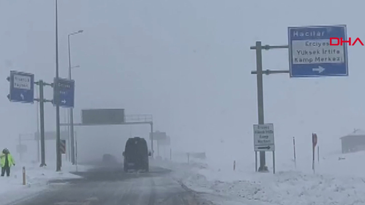 Kayseri'de kar esareti: Erciyes karayolu kapatıldı