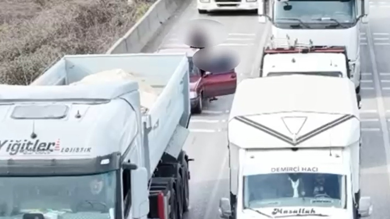 Kırmızı ışıkta koltuk takası gözden kaçmadı: Ehliyeti geri alındı: 46 bin lira ceza kesildi