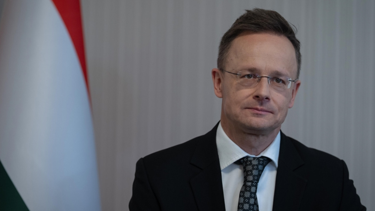 Macaristan, Ukrayna'ya yakıt sevkiyatını durdurdu