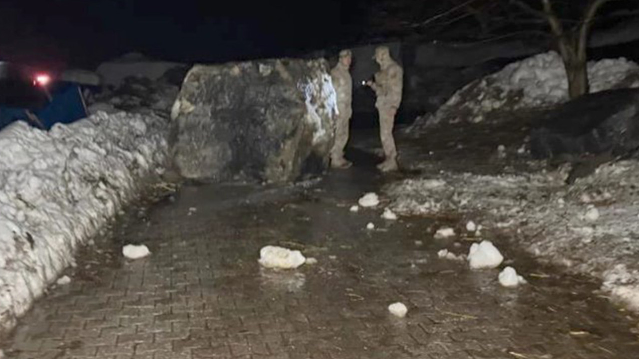 Şırnak'ta sağanak nedeniyle köy yolu çöktü