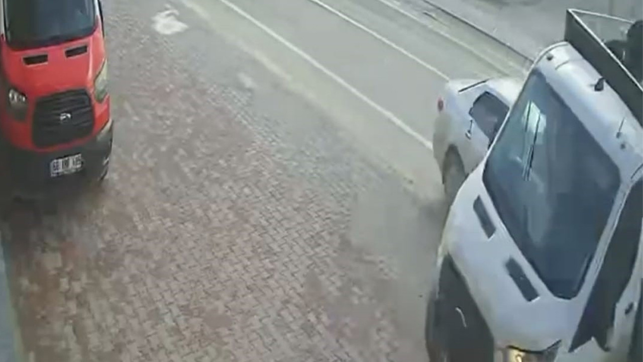 Aksaray'da otomobil ile kamyonetin çarpıştı: 1 yaralı