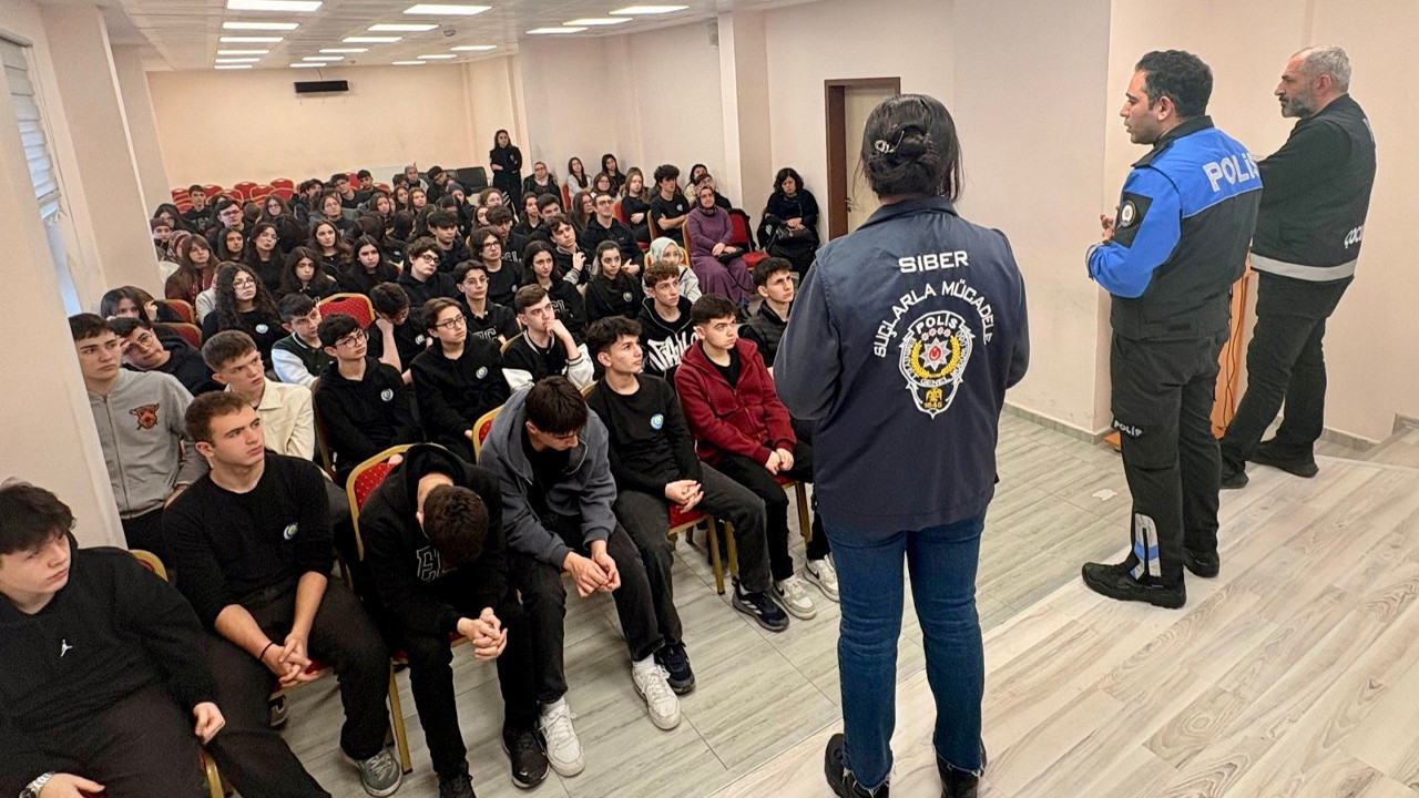 Toplum Destekli Polisler Ertuğrulgazi Lisesini ziyaret etti