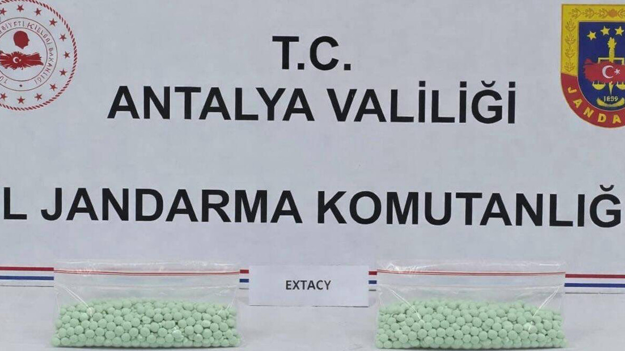 Antalya'da uyuşturucu operasyonu: Döşemealtı’nda bin 104 adet uyuşturucu hap ele geçirildi