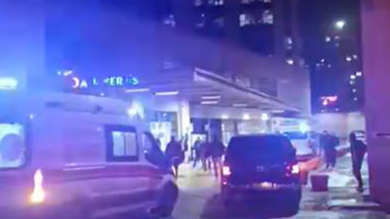 Hastane önünde panik anları: Peş peşe silah sesleri duyuldu